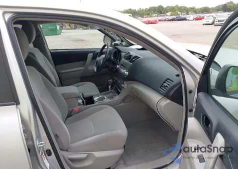 2010 Toyota Highlander из США, поврежденный, VIN 5TDZA3EH4AS007522